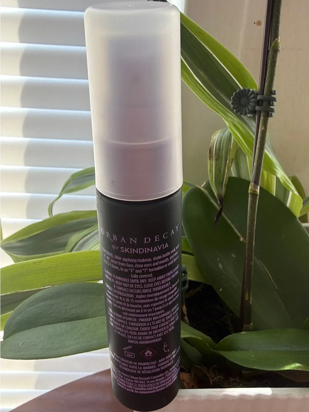 Urban Decay De-Slick Makeup Setting Spray — Black with Purple Accents